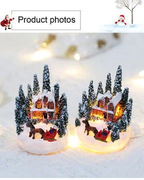 Casette di Natale in miniatura decorate con luci LED.