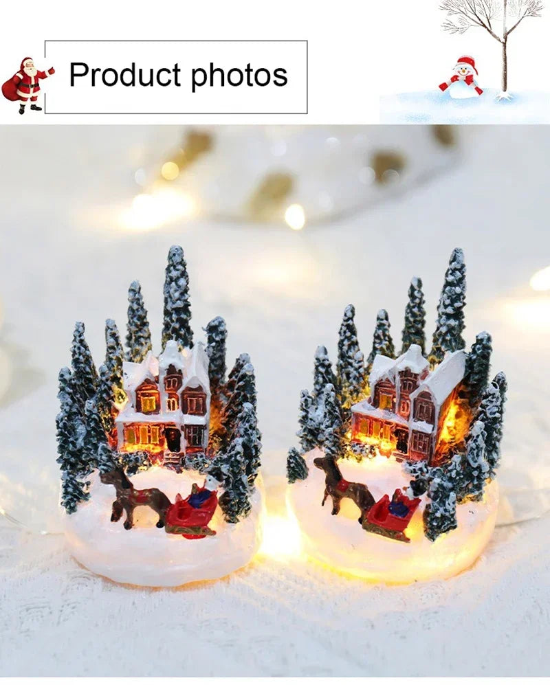 Casette di Natale in miniatura decorate con luci LED.