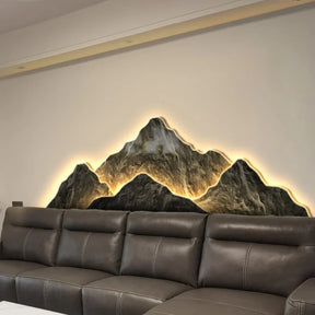 Montagne Eterne – Design senza tempo con illuminazione 3D. 