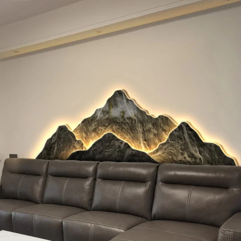 Montagne Eterne – Design senza tempo con illuminazione 3D. 